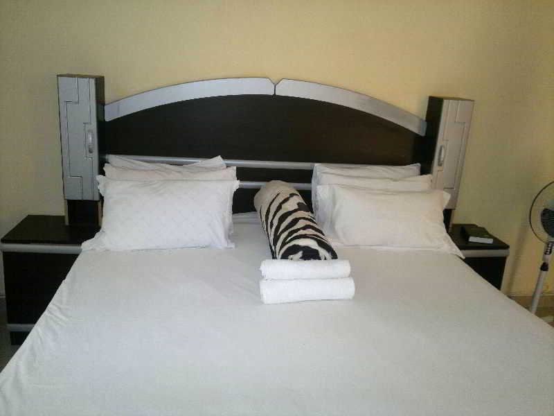 Bulawayo Continental Hotel Dış mekan fotoğraf